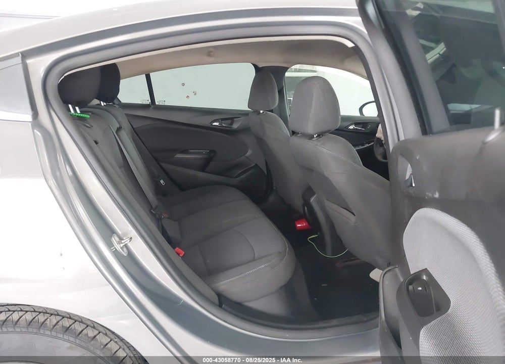 2018 CHEVROLET CRUZE VIN: 1G1BE5SM8J7163617