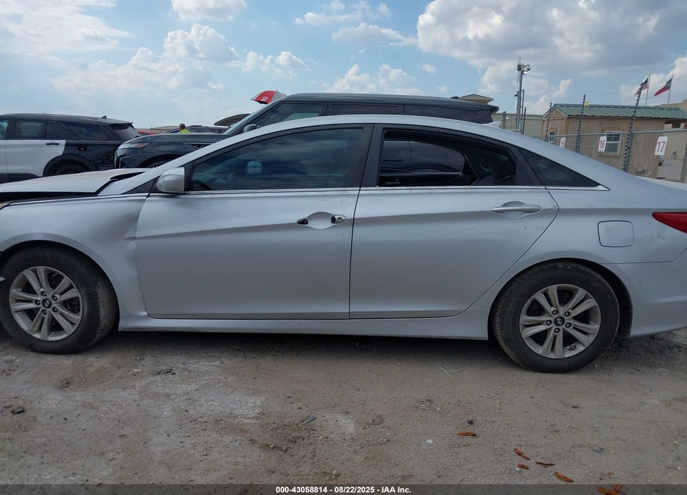2014 HYUNDAI SONATA VIN: 5NPEB4AC8EH888247