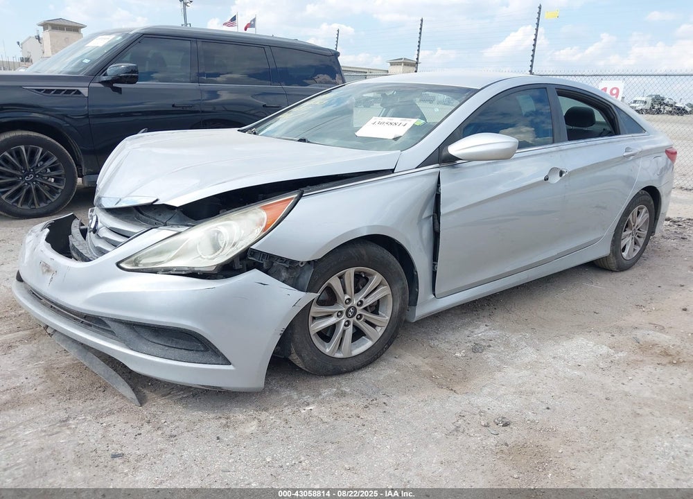 2014 HYUNDAI SONATA VIN: 5NPEB4AC8EH888247