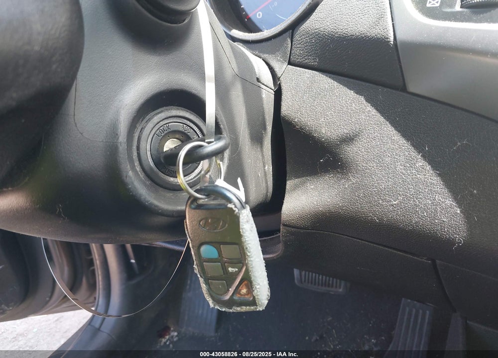 2015 HYUNDAI ELANTRA VIN: 5NPDH4AE3FH596826