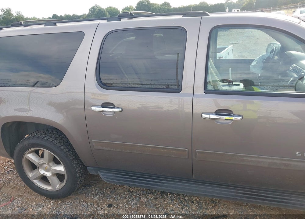 2014 CHEVROLET SUBURBAN 1500 VIN: 1GNSKHE7XER181612