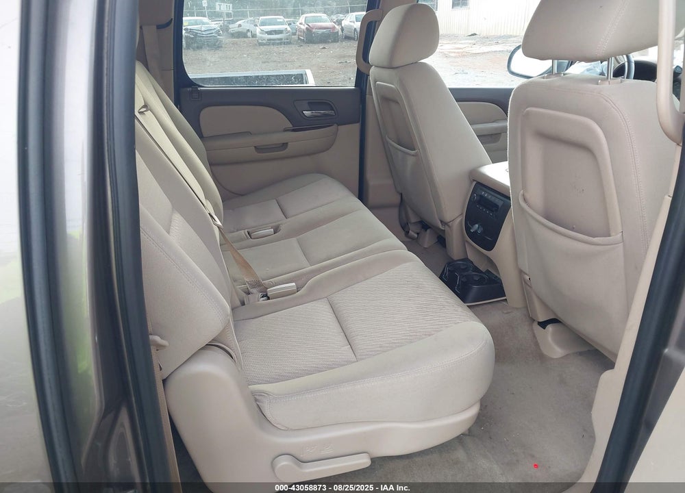 2014 CHEVROLET SUBURBAN 1500 VIN: 1GNSKHE7XER181612