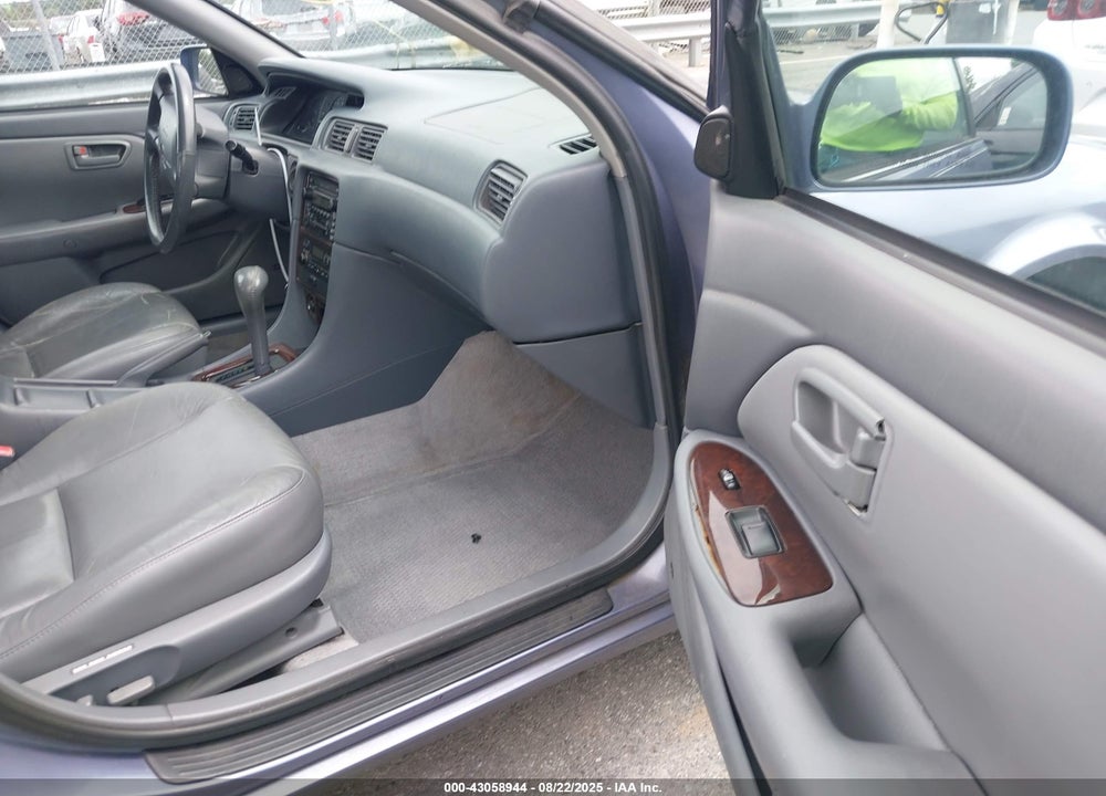 2000 TOYOTA CAMRY XLE V6 VIN: 4T1BF28K9YU098809