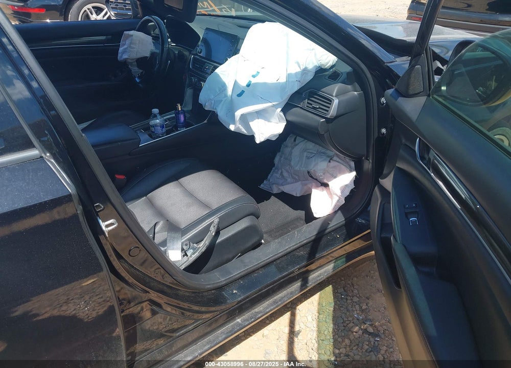 2018 HONDA ACCORD VIN: 1HGCV2F30JA001643