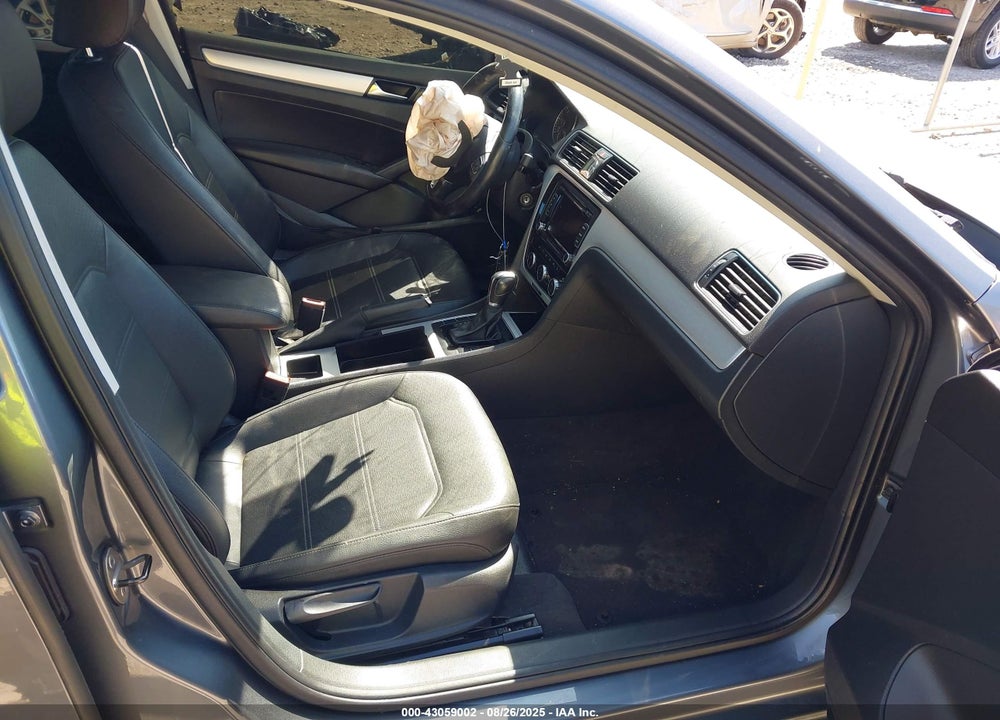 2012 VOLKSWAGEN PASSAT 2.0L TDI SE VIN: 1VWBN7A3XCC025855