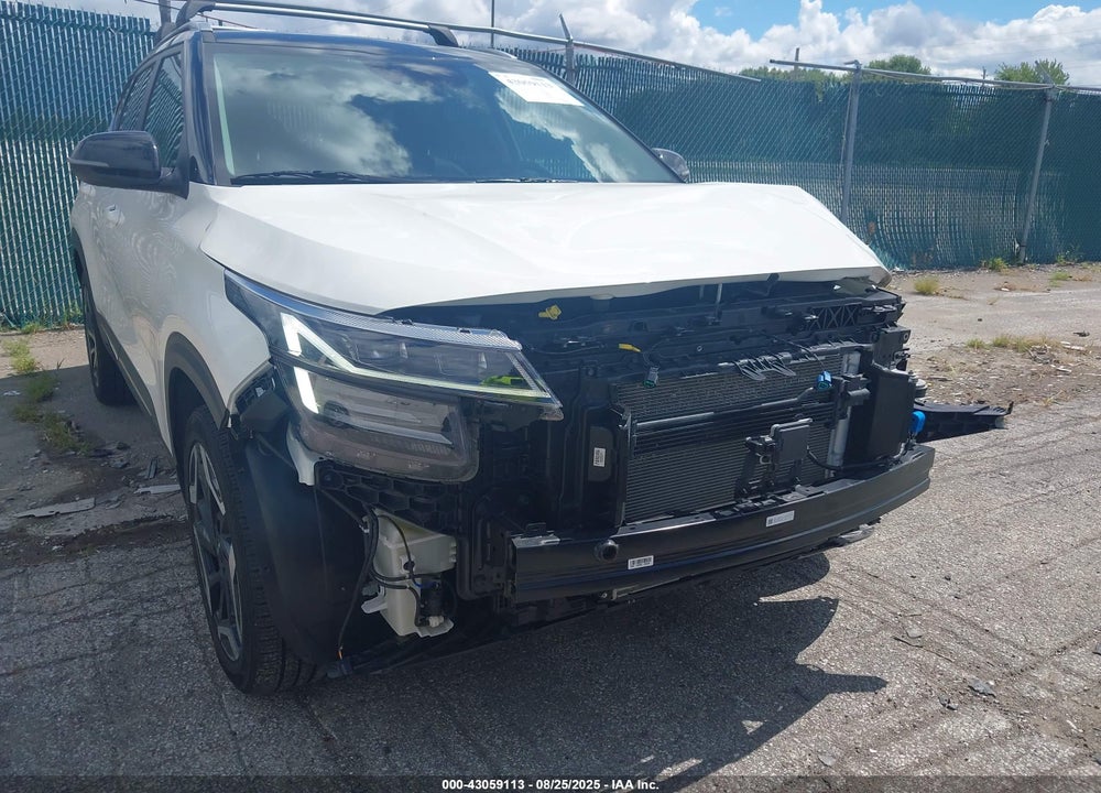2024 KIA SELTOS VIN: KNDETCA72R7580575