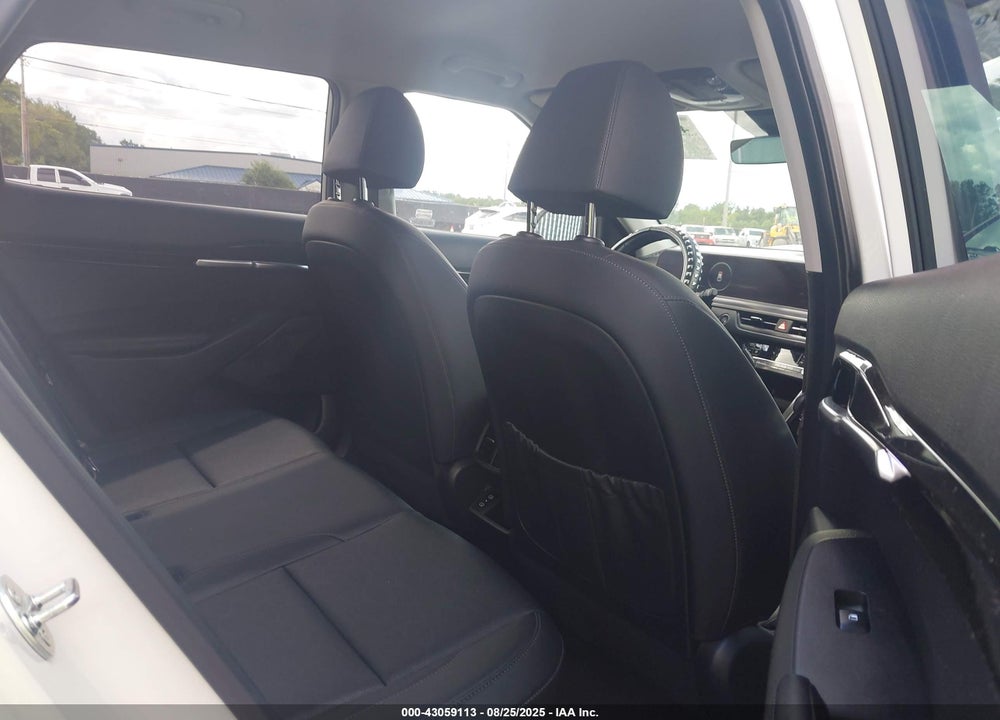 2024 KIA SELTOS VIN: KNDETCA72R7580575