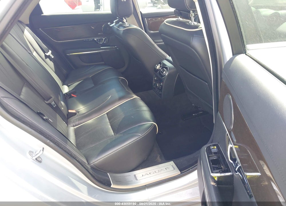 2019 JAGUAR XJ SERIES VIN: SAJWA1CEXKMW21358