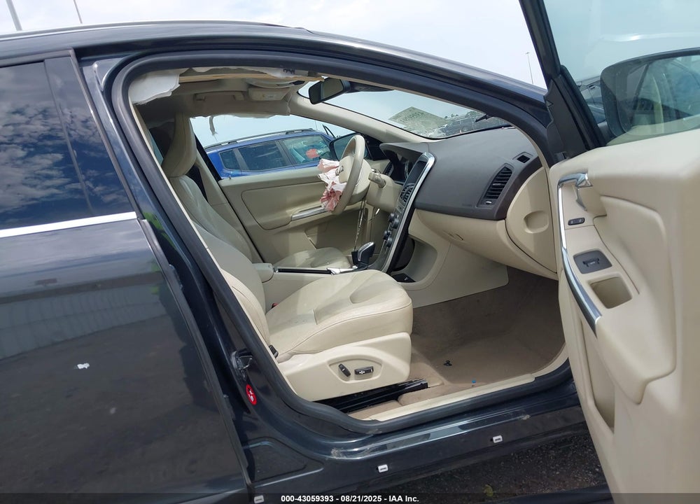 2013 VOLVO XC60 VIN: YV4952DL1D2390283
