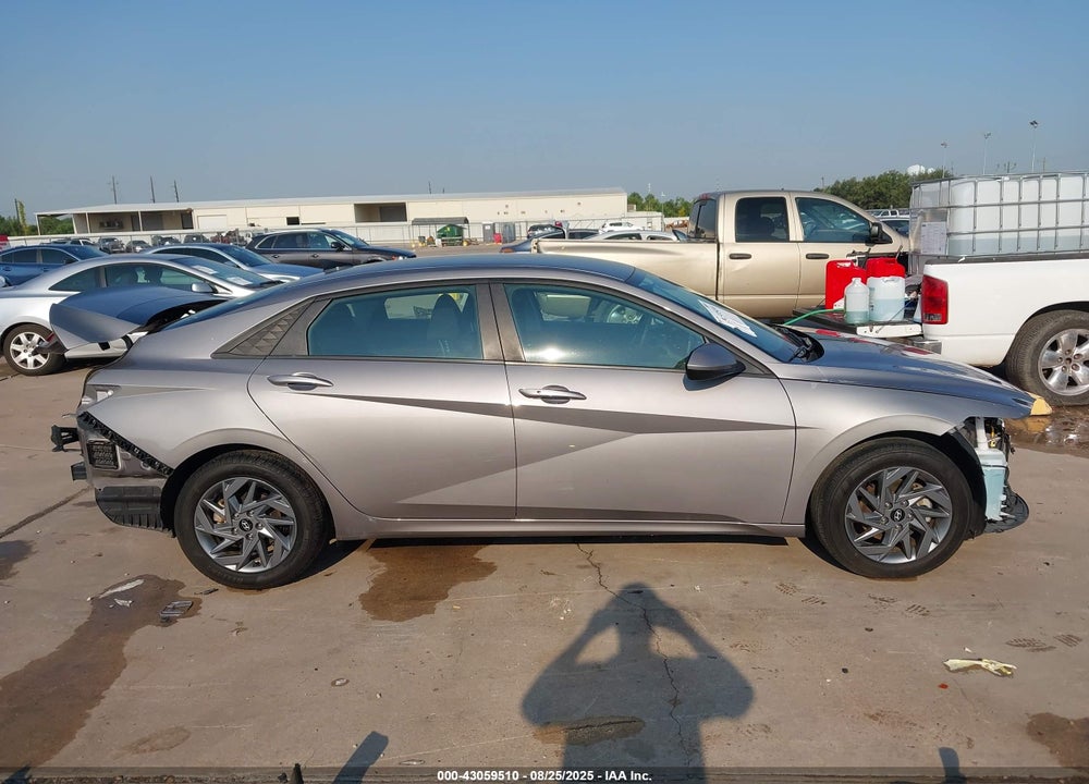 2024 HYUNDAI ELANTRA SEL VIN: KMHLM4DG9RU664668