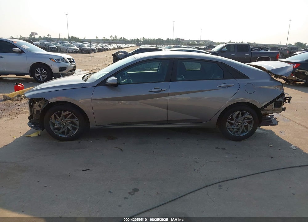 2024 HYUNDAI ELANTRA SEL VIN: KMHLM4DG9RU664668