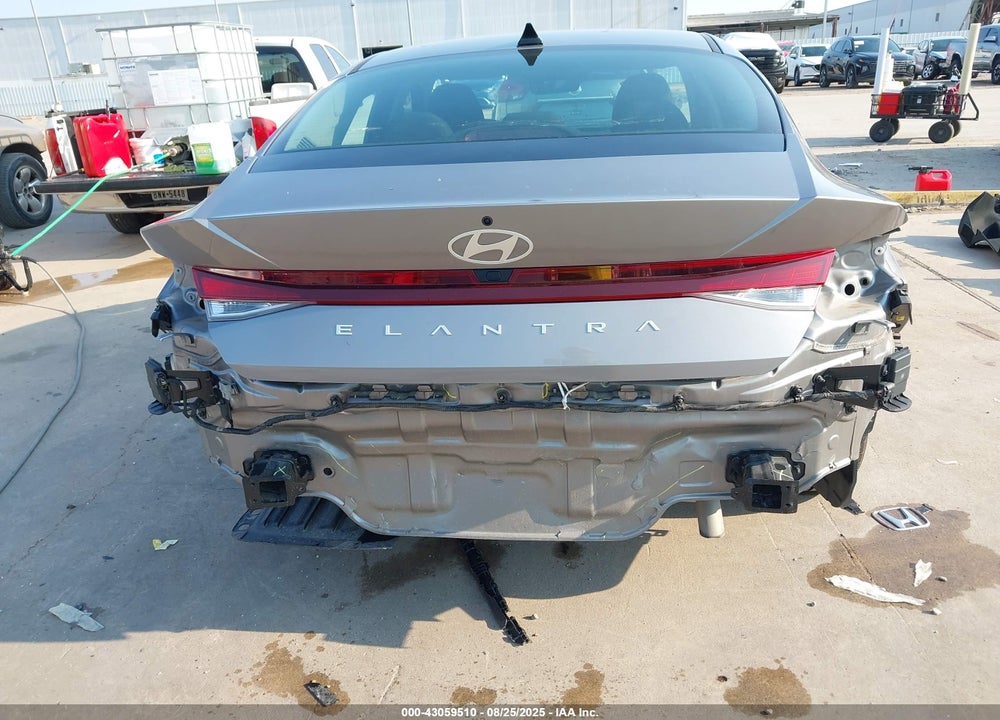 2024 HYUNDAI ELANTRA SEL VIN: KMHLM4DG9RU664668