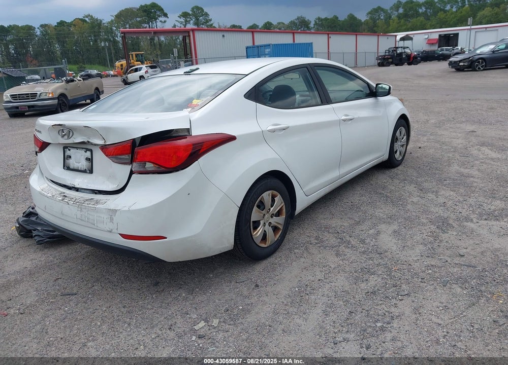 2016 HYUNDAI ELANTRA VIN: 5NPDH4AE1GH665563