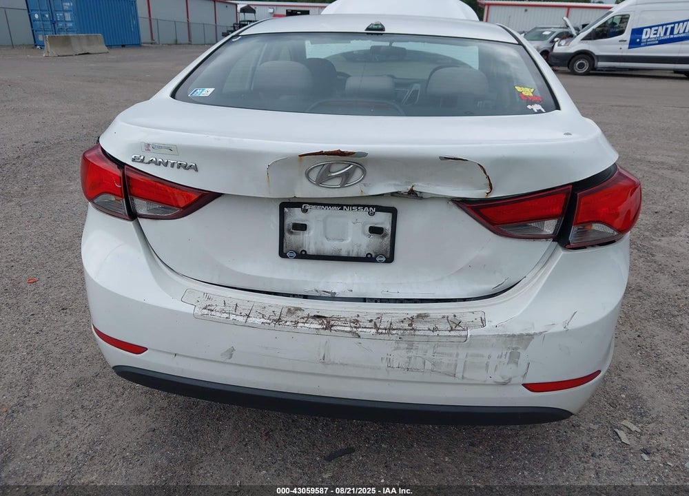 2016 HYUNDAI ELANTRA VIN: 5NPDH4AE1GH665563