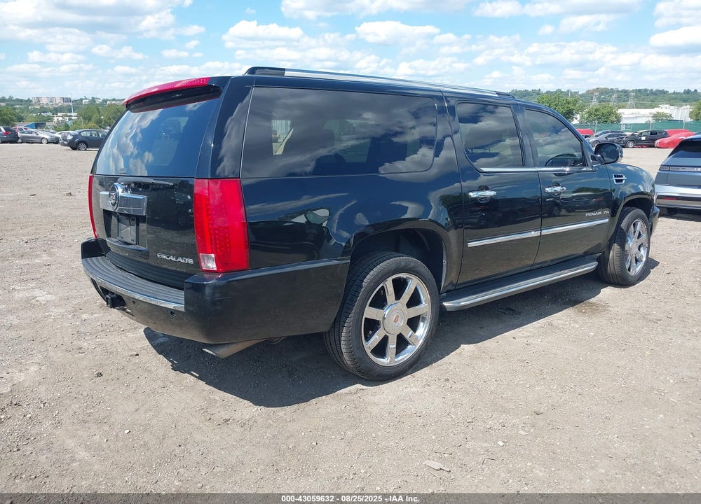 2011 CADILLAC ESCALADE ESV LUXURY VIN: 1GYS4HEF8BR398558