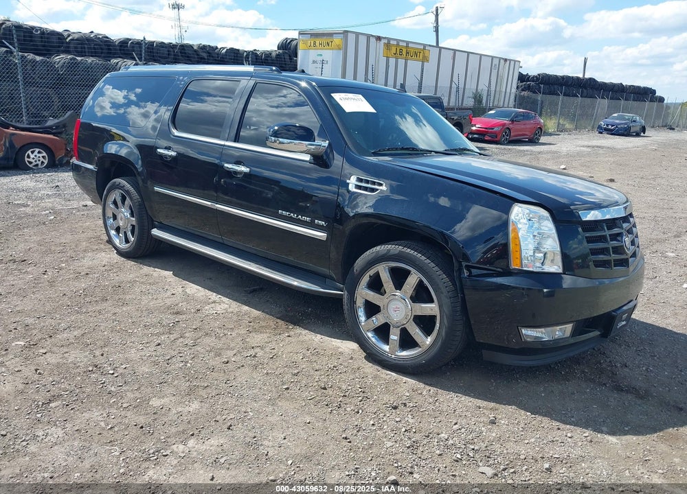 2011 CADILLAC ESCALADE ESV LUXURY VIN: 1GYS4HEF8BR398558