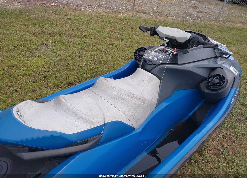 2021 SEADOO PERSONAL WATERCRAFT VIN: YDV78577D121