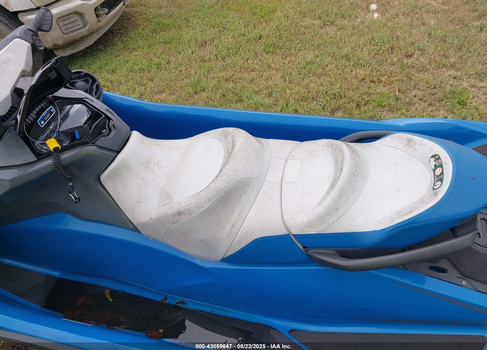 2021 SEADOO PERSONAL WATERCRAFT VIN: YDV78577D121