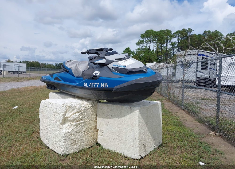 2021 SEADOO PERSONAL WATERCRAFT VIN: YDV78577D121