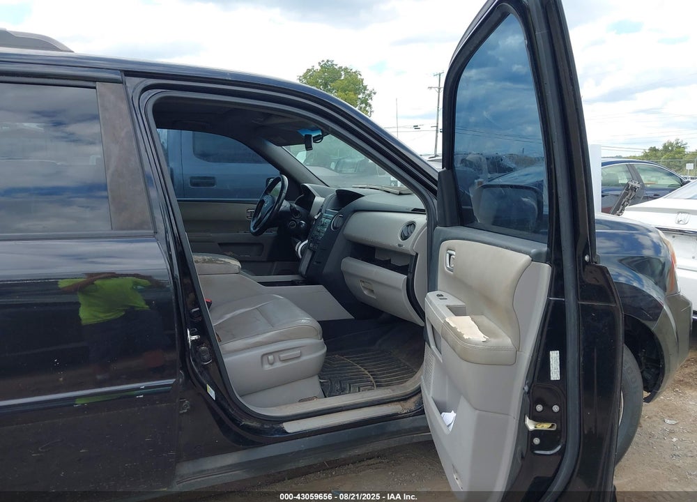 2011 HONDA PILOT EX-L VIN: 5FNYF4H54BB062515