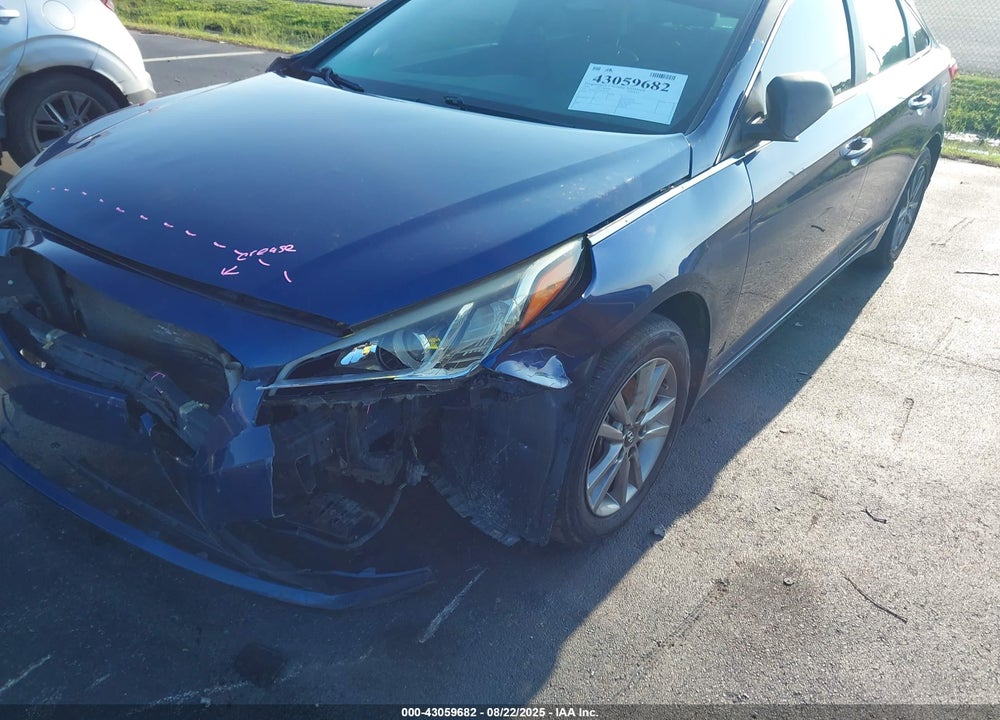 2015 HYUNDAI SONATA VIN: 5NPE24AF1FH160779