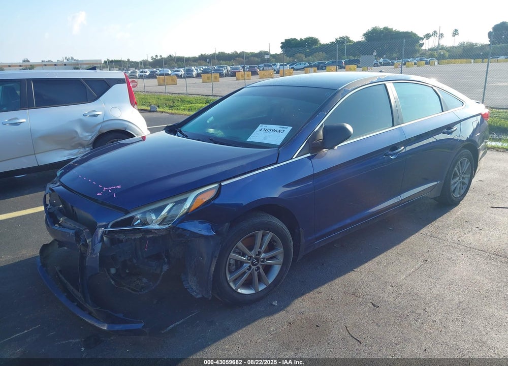 2015 HYUNDAI SONATA VIN: 5NPE24AF1FH160779