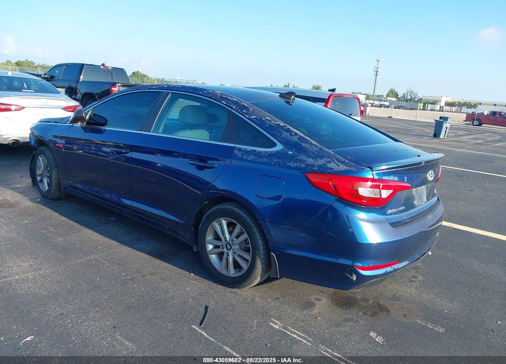 2015 HYUNDAI SONATA VIN: 5NPE24AF1FH160779