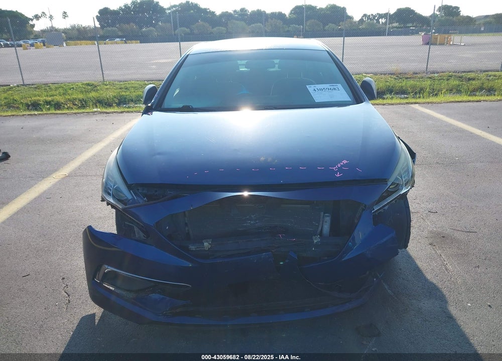 2015 HYUNDAI SONATA VIN: 5NPE24AF1FH160779