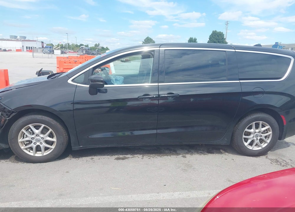 2023 CHRYSLER PACIFICA TOURING L VIN: 2C4RC1BG6PR602061