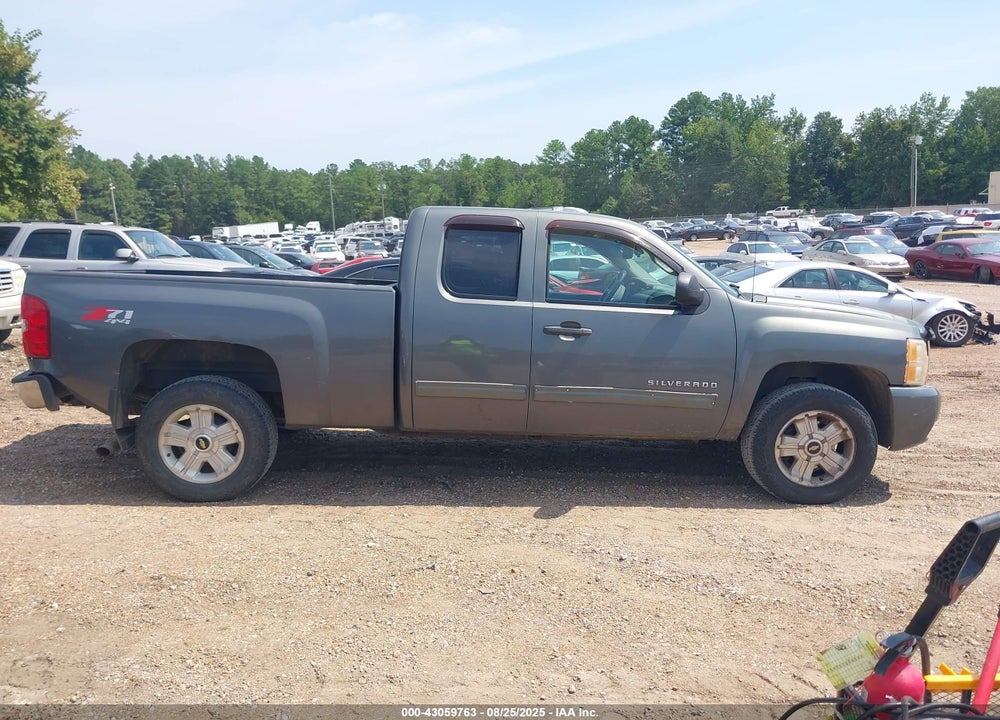 2011 CHEVROLET SILVERADO 1500 VIN: 1GCRKSE31BZ202196