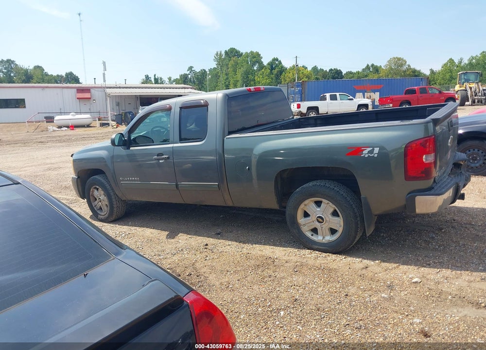 2011 CHEVROLET SILVERADO 1500 VIN: 1GCRKSE31BZ202196