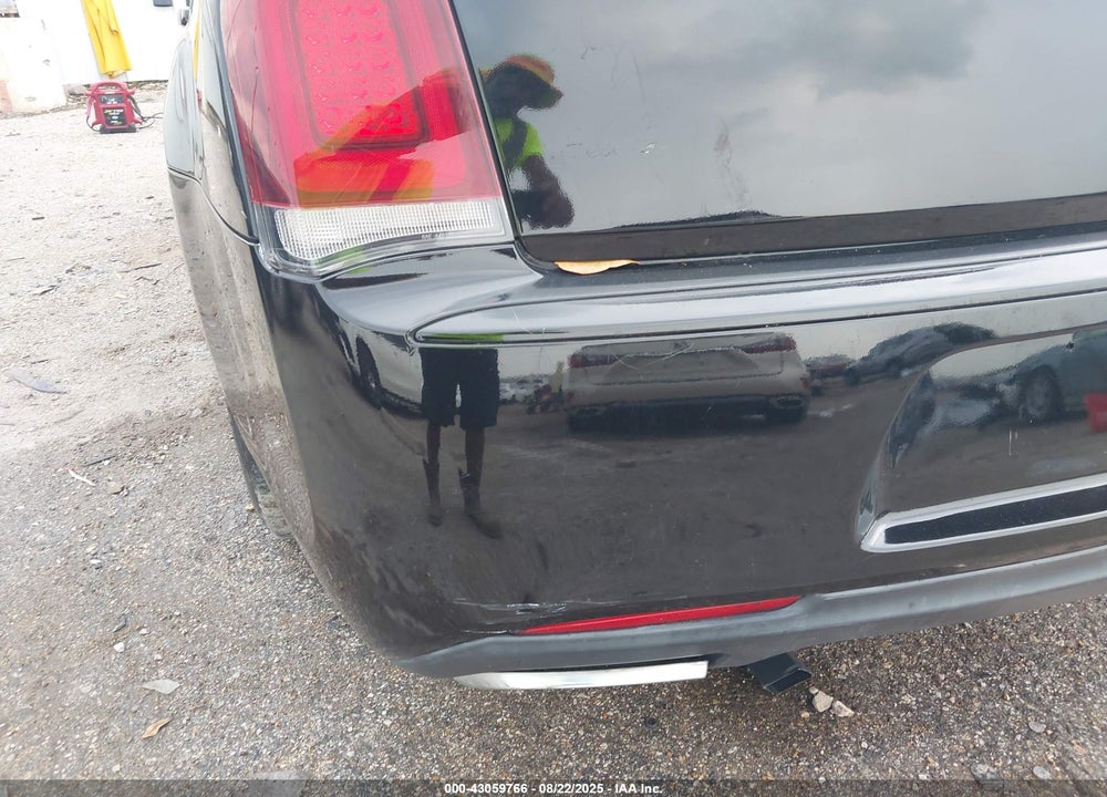 2016 CHRYSLER 300 VIN: 2C3CCAGG5GH304951