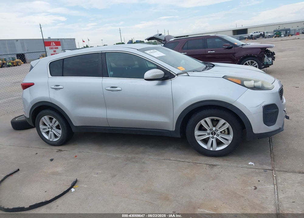 2018 KIA SPORTAGE LX VIN: KNDPM3AC2J7341244