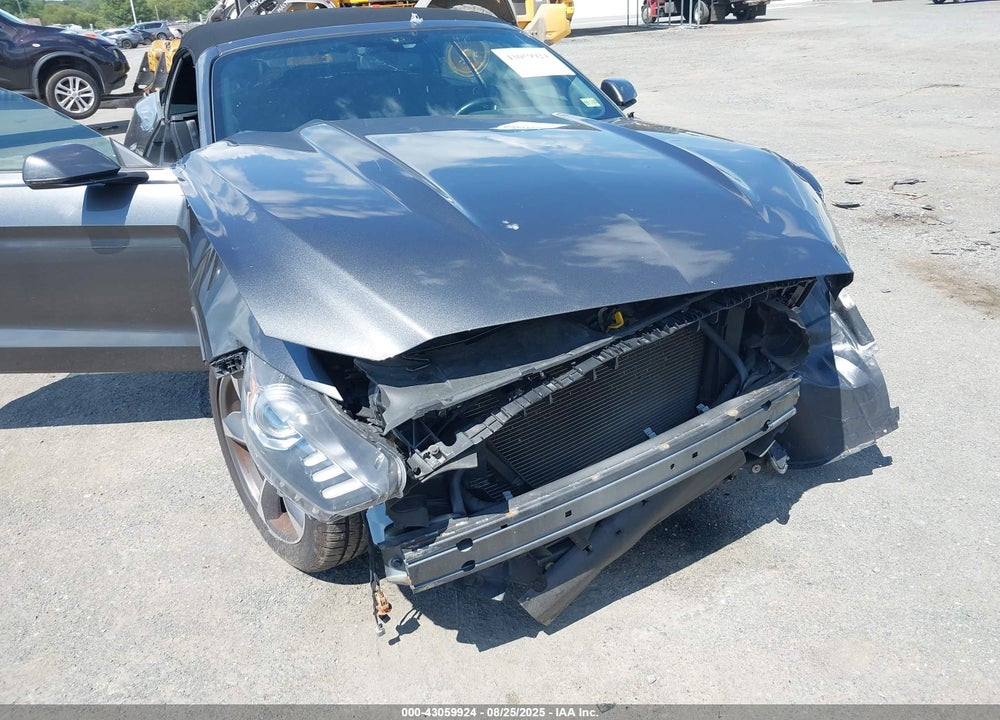 2015 FORD MUSTANG VIN: 1FATP8UH1F5365389