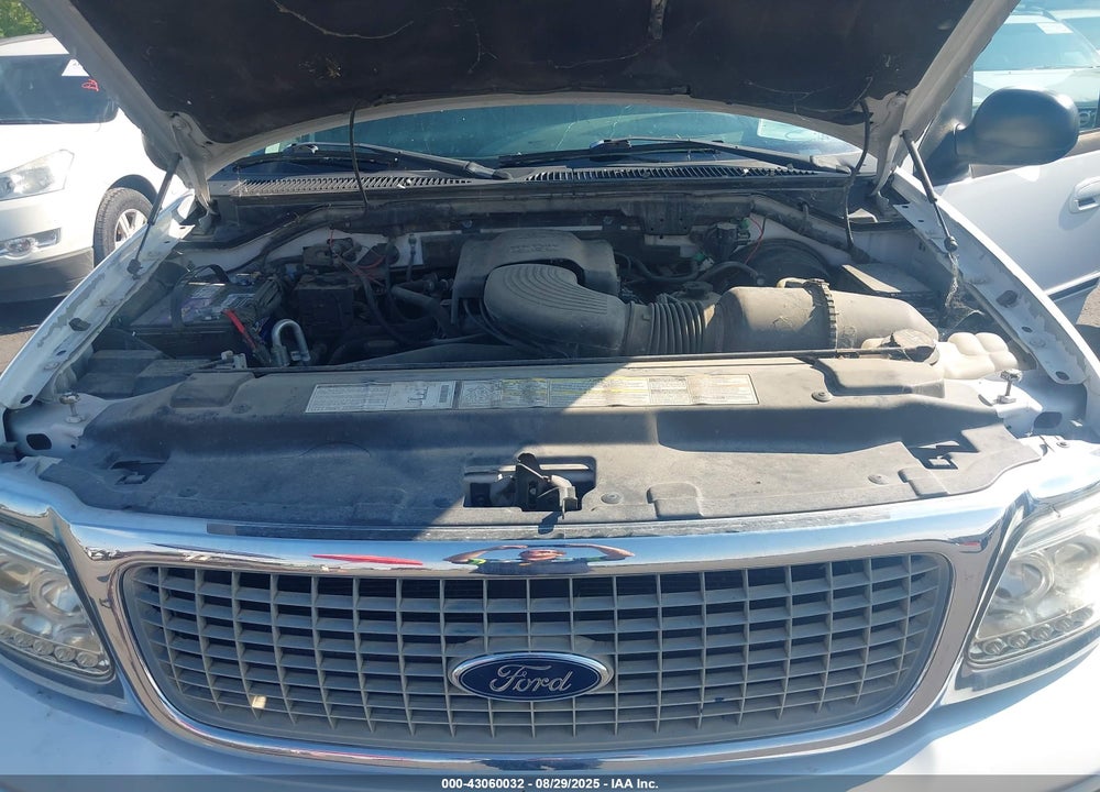 2001 FORD EXPEDITION XLT VIN: 1FMRU16W61LA66576