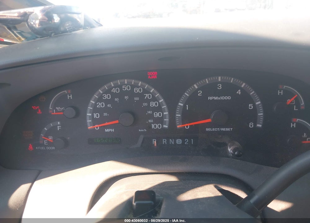 2001 FORD EXPEDITION XLT VIN: 1FMRU16W61LA66576