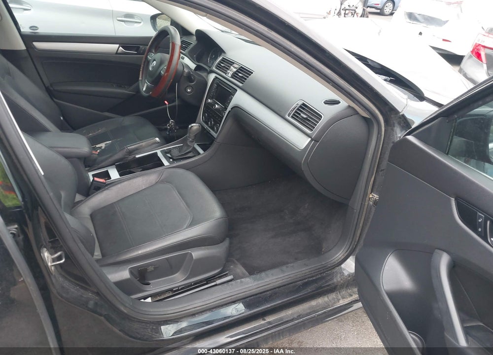 2012 VOLKSWAGEN PASSAT VIN: 1VWBP7A34CC041592
