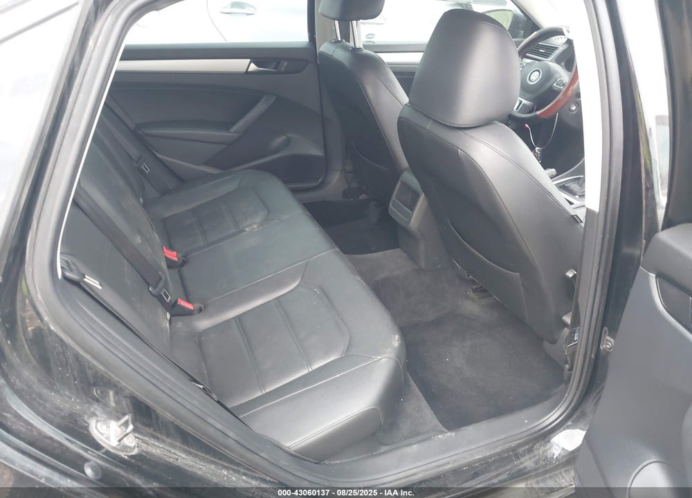 2012 VOLKSWAGEN PASSAT VIN: 1VWBP7A34CC041592