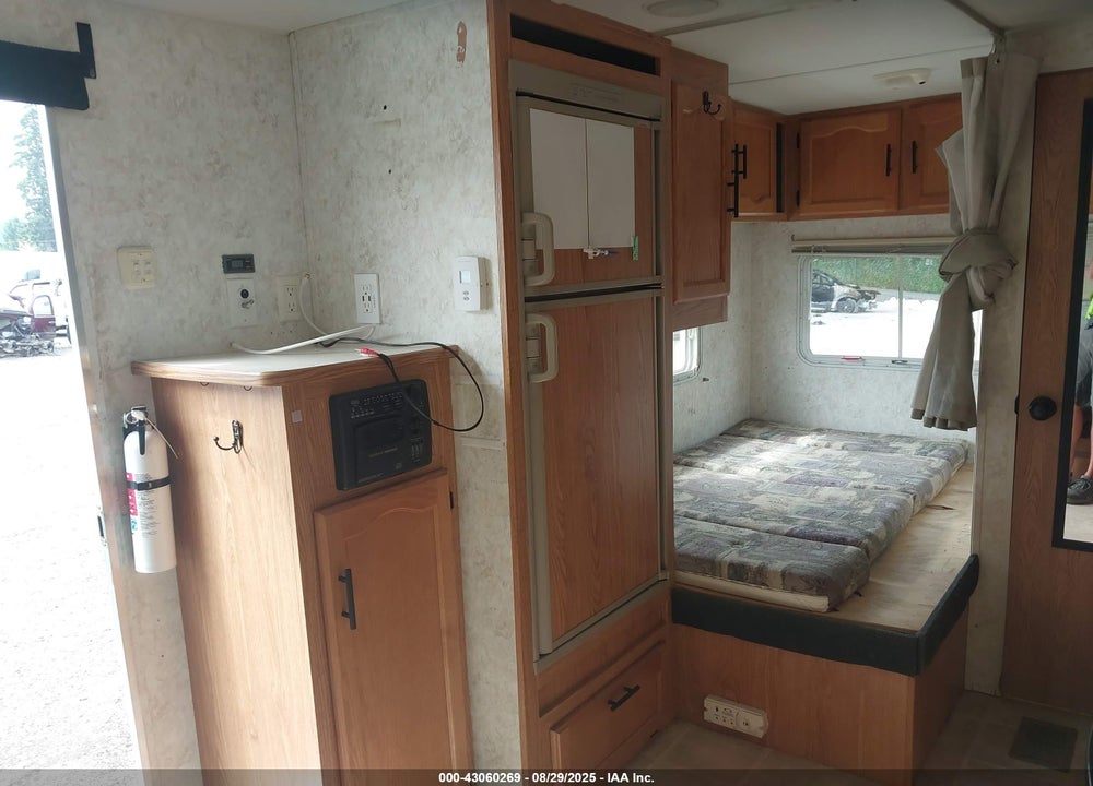 2003 FOREST RIVER WILDWOOD VIN: 4X4TWDU233R331471