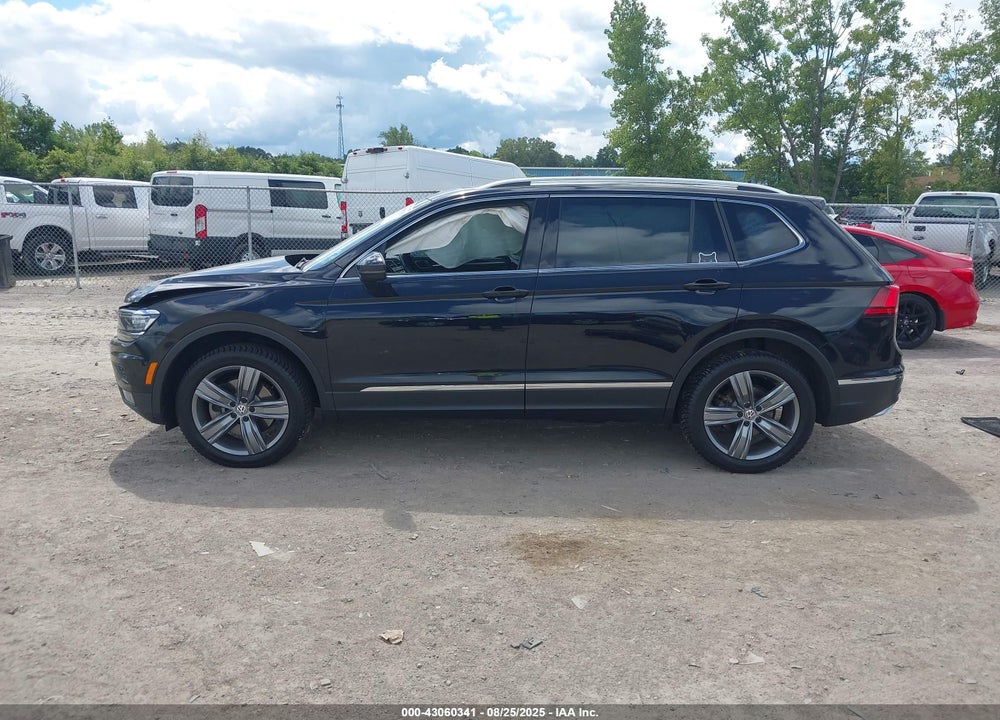 2018 VOLKSWAGEN TIGUAN VIN: 3VV4B7AX3JM194541