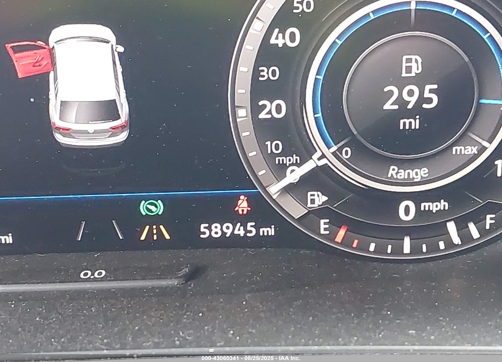 2018 VOLKSWAGEN TIGUAN VIN: 3VV4B7AX3JM194541