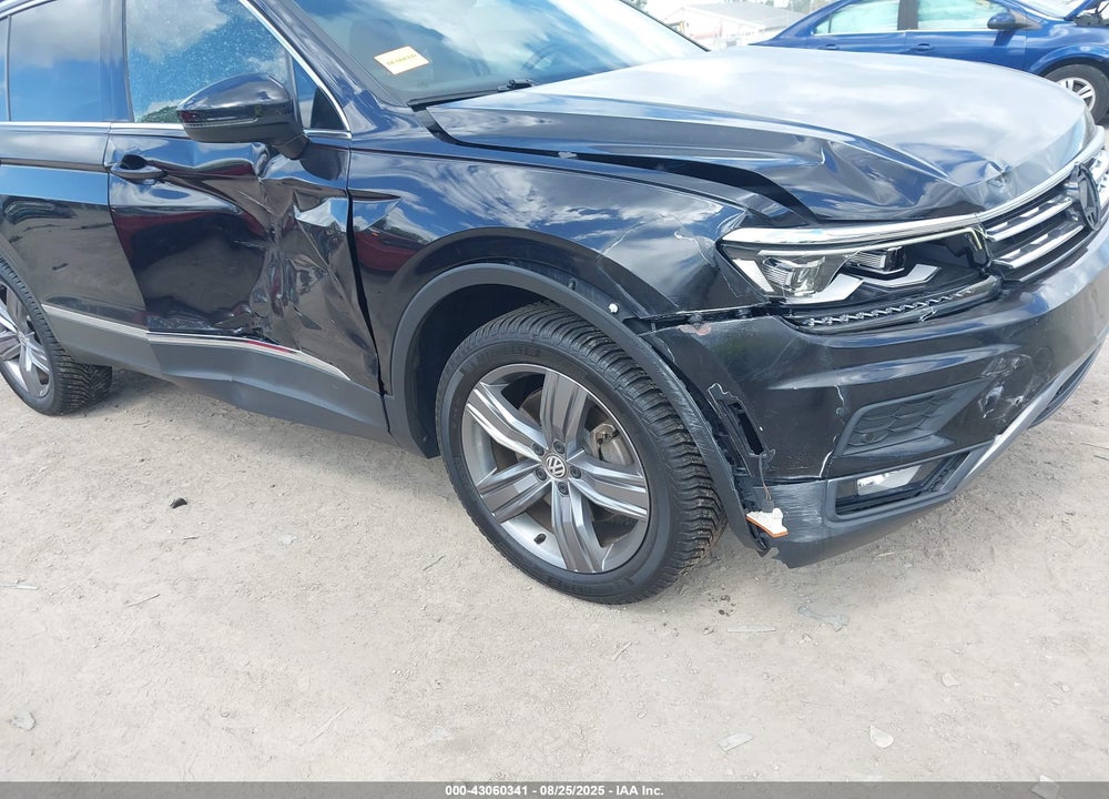 2018 VOLKSWAGEN TIGUAN VIN: 3VV4B7AX3JM194541