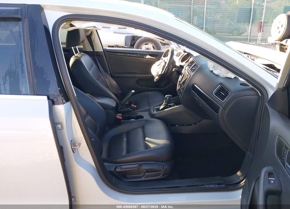 2017 VOLKSWAGEN JETTA VIN: 3VWL17AJ6HM353987