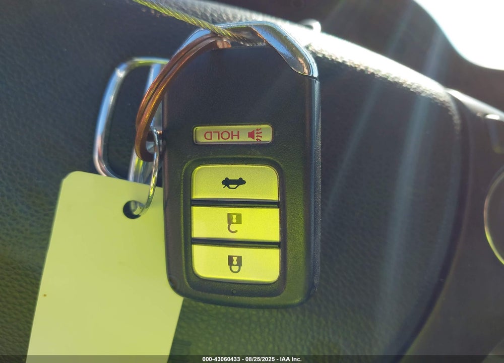 2015 HONDA ACCORD VIN: 1HGCR3F84FA009404