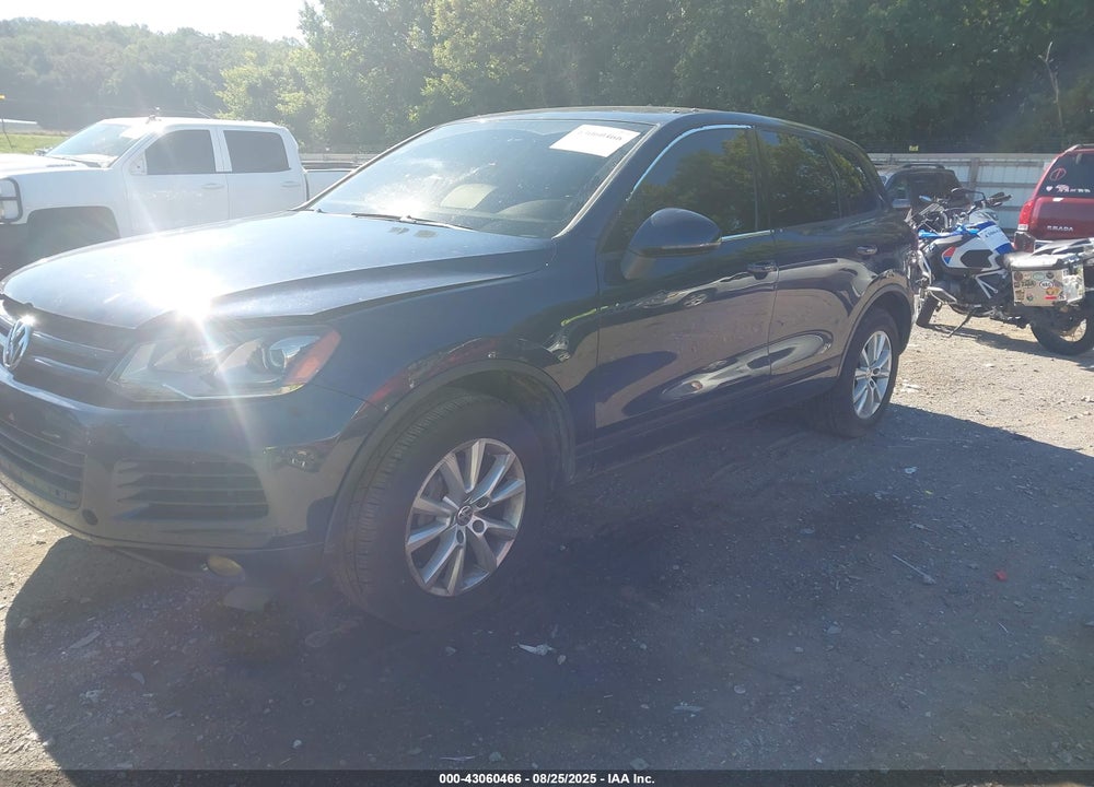 2014 VOLKSWAGEN TOUAREG VIN: WVGEF9BP7ED007770