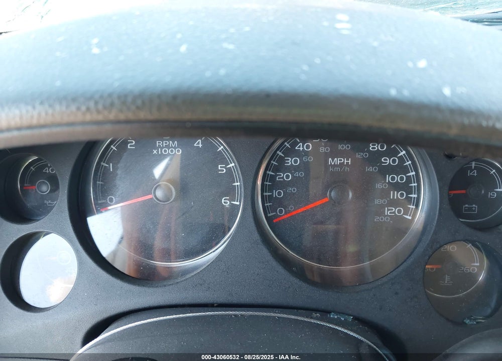2010 CHEVROLET TAHOE VIN: 1GNUKBE09AR257565