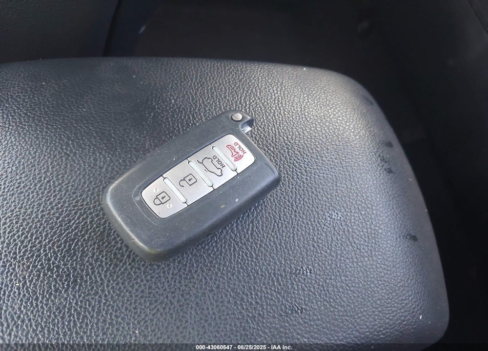 2014 HYUNDAI ELANTRA VIN: KMHD35LH5EU203680