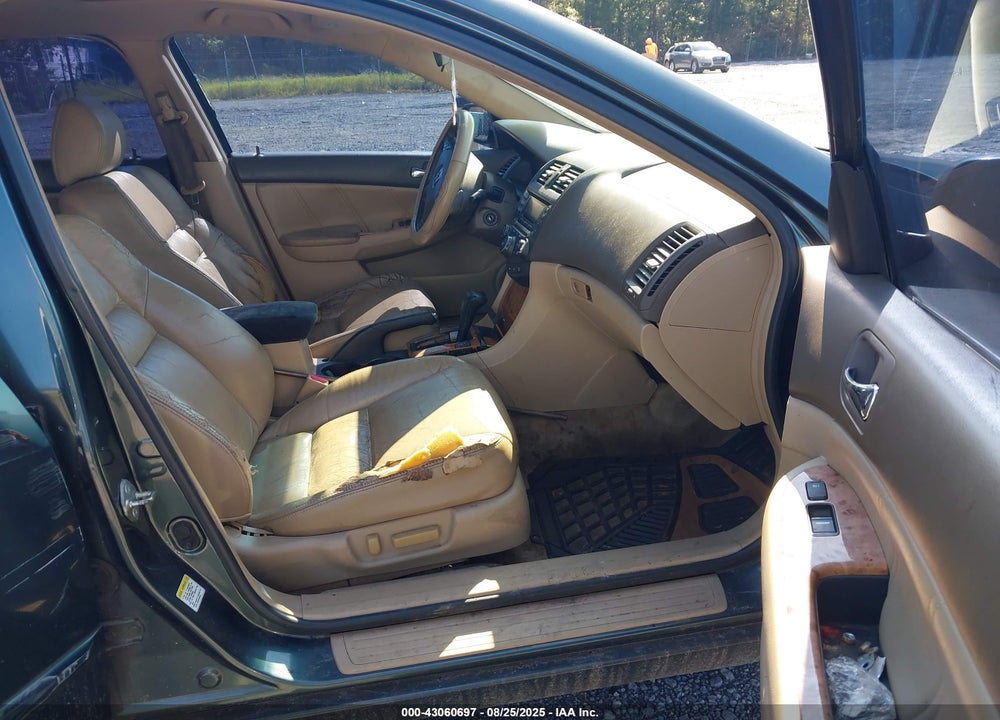 2004 HONDA ACCORD 3.0 EX VIN: 1HGCM66514A101136