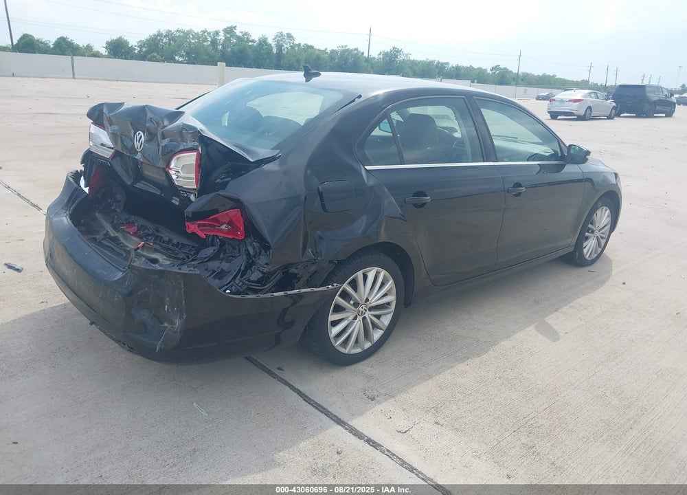 2013 VOLKSWAGEN JETTA VIN: 3VWLX7AJ4DM374748