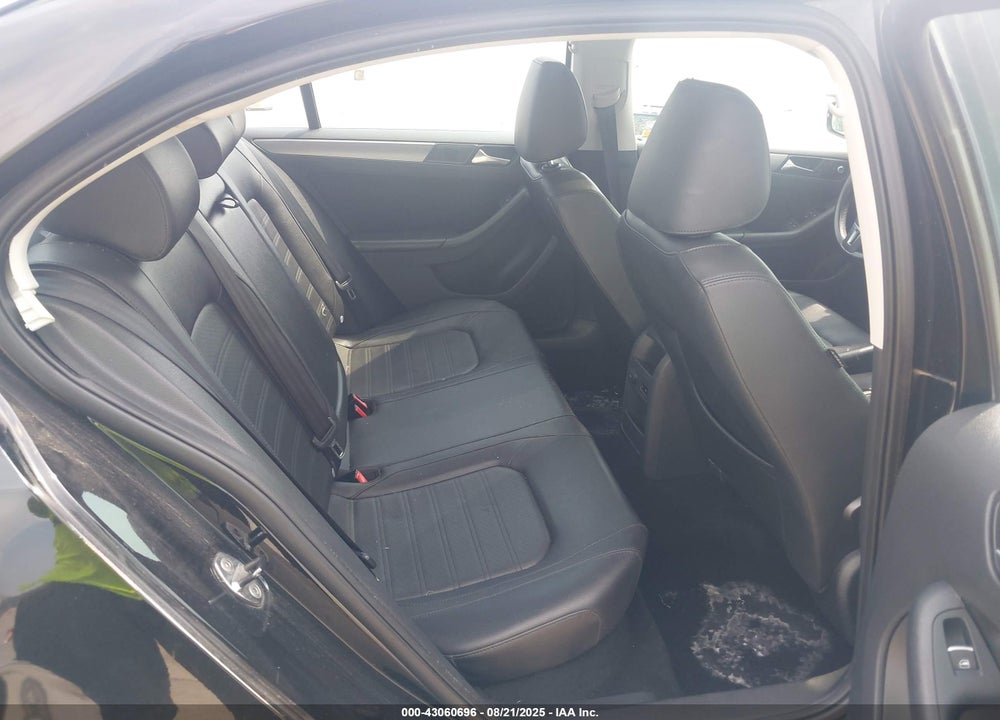 2013 VOLKSWAGEN JETTA VIN: 3VWLX7AJ4DM374748